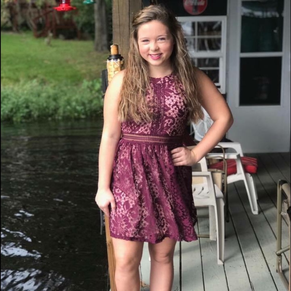 💓HOMECOMING DRESS💓 - Picture 2 of 4